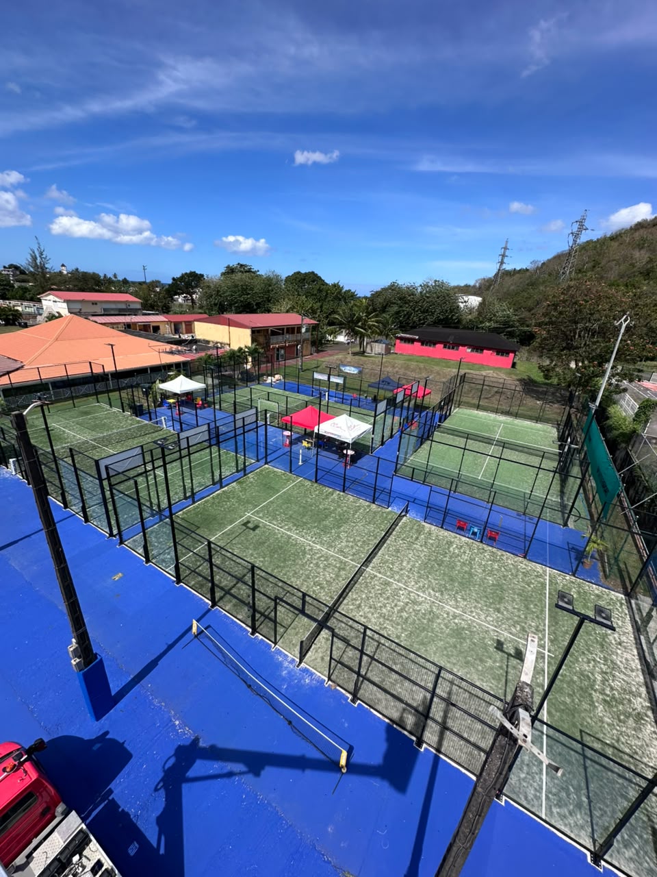 Vue des terrains de padel